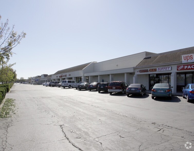 708-872 W Kettleman Ln, Lodi, CA à louer - Photo du bâtiment - Image 3 de 3