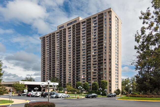More details for 3705 S George Mason Dr, Falls Church, VA - Multifamily for Sale