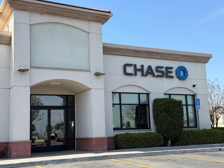 13061-13073 Rosedale Hwy, Bakersfield, CA for lease - Building Photo - Image 2 of 20