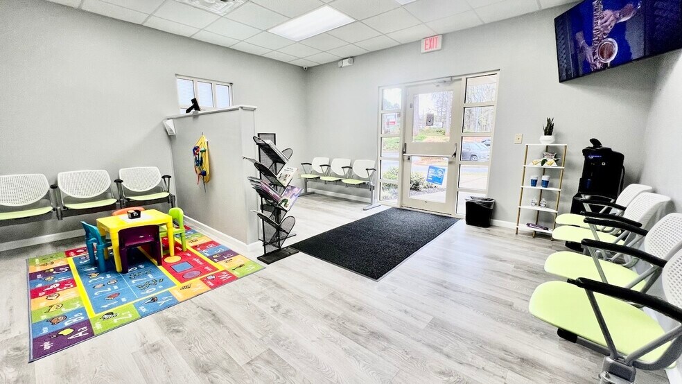 4775 Jimmy Carter Blvd, Norcross, GA à louer - Photo du bâtiment - Image 3 de 23