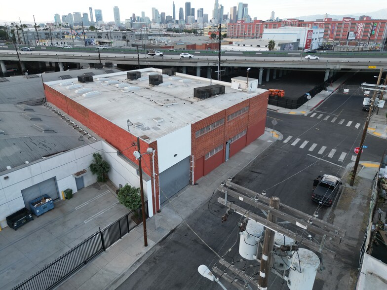 1926 E 14th St, Los Angeles, CA for lease - Building Photo - Image 1 of 25