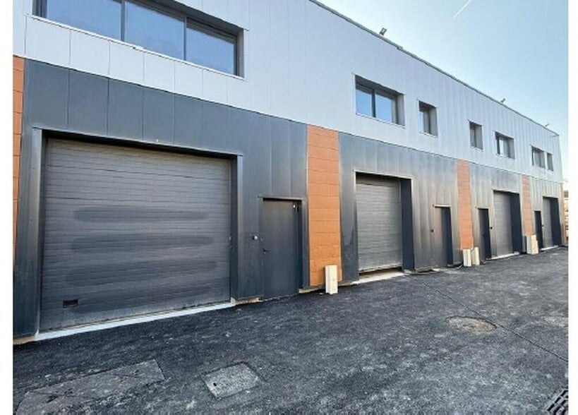 Rue Du Travers Des Champs, Cormeilles En Parisis for sale - Building Photo - Image 1 of 5