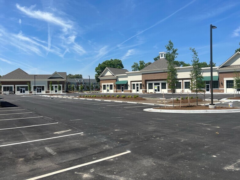 5161 Princess Anne Rd, Virginia Beach, VA à louer - Photo du bâtiment - Image 3 de 7