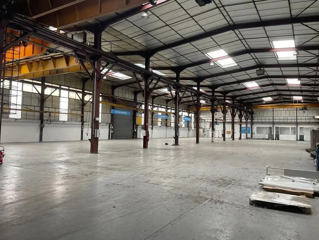 Industrial in Échirolles for lease Building Photo- Image 1 of 7