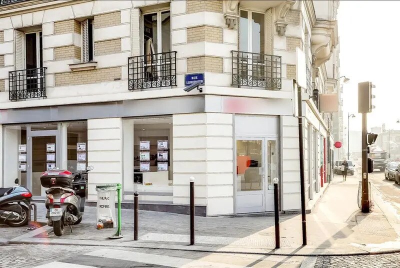 Immeuble residentiel dans Paris à vendre - Photo du bâtiment - Image 2 de 8
