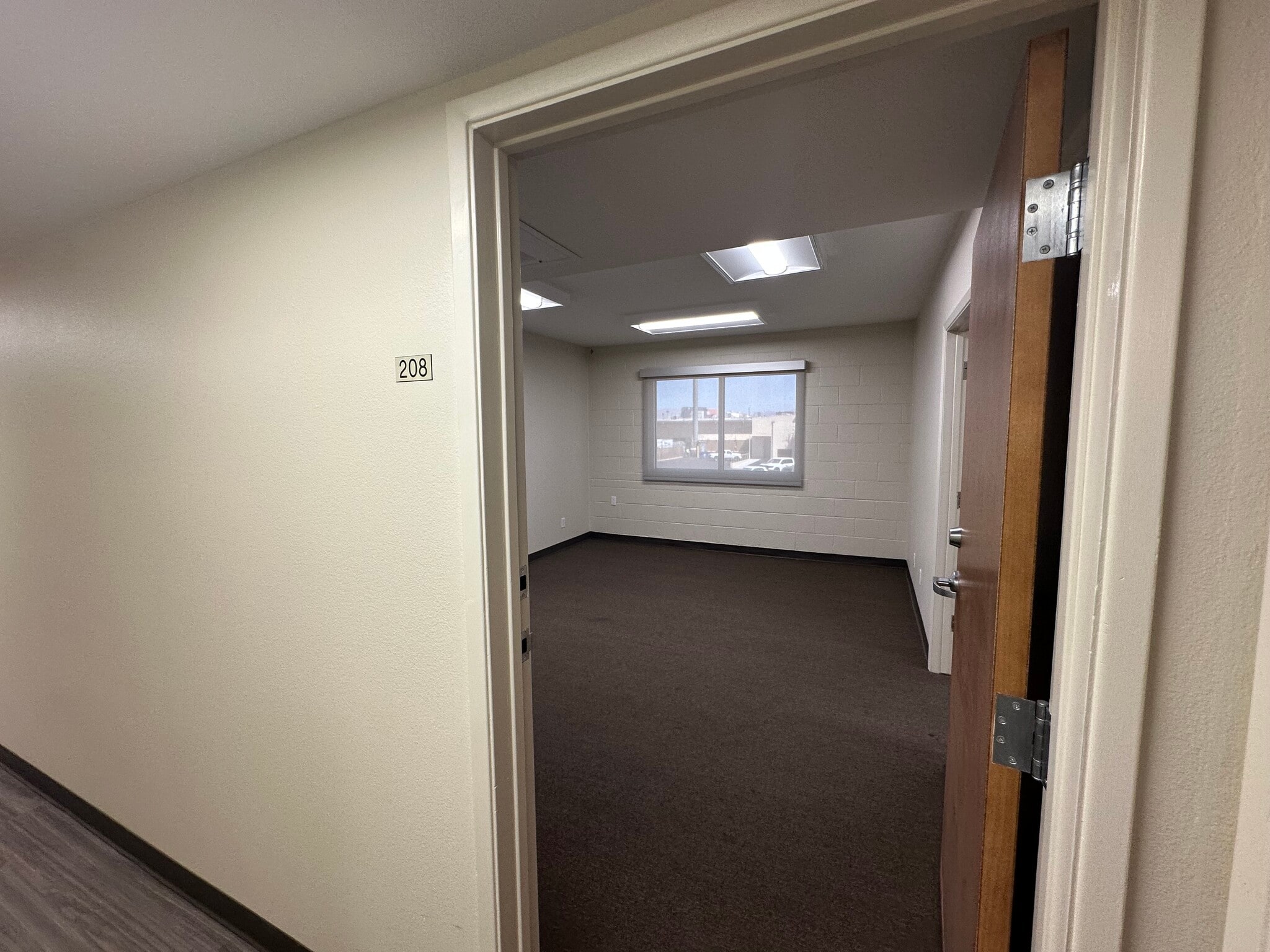 1818 Industrial Rd, Las Vegas, NV for lease Interior Photo- Image 1 of 8