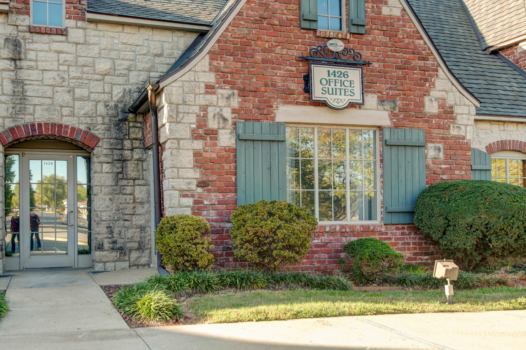 1420-1426 E Bradford Pky, Springfield, MO for lease Interior Photo- Image 1 of 13