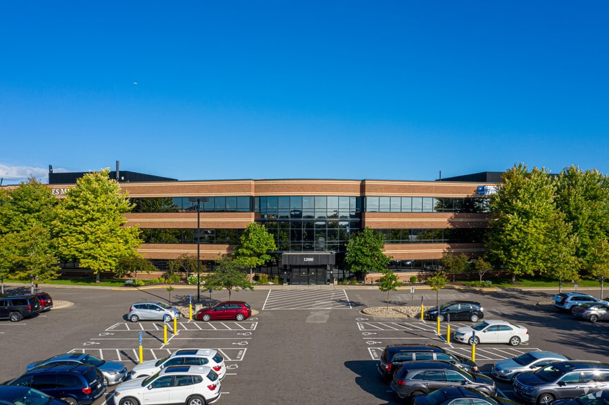 12000 Elm Creek Blvd, Maple Grove, MN for lease - Building Photo - Image 2 of 13