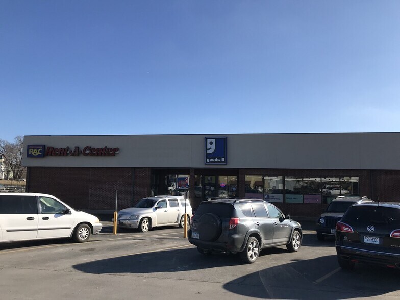 1220 Main St, Keokuk, IA à vendre - Photo du bâtiment - Image 2 de 11