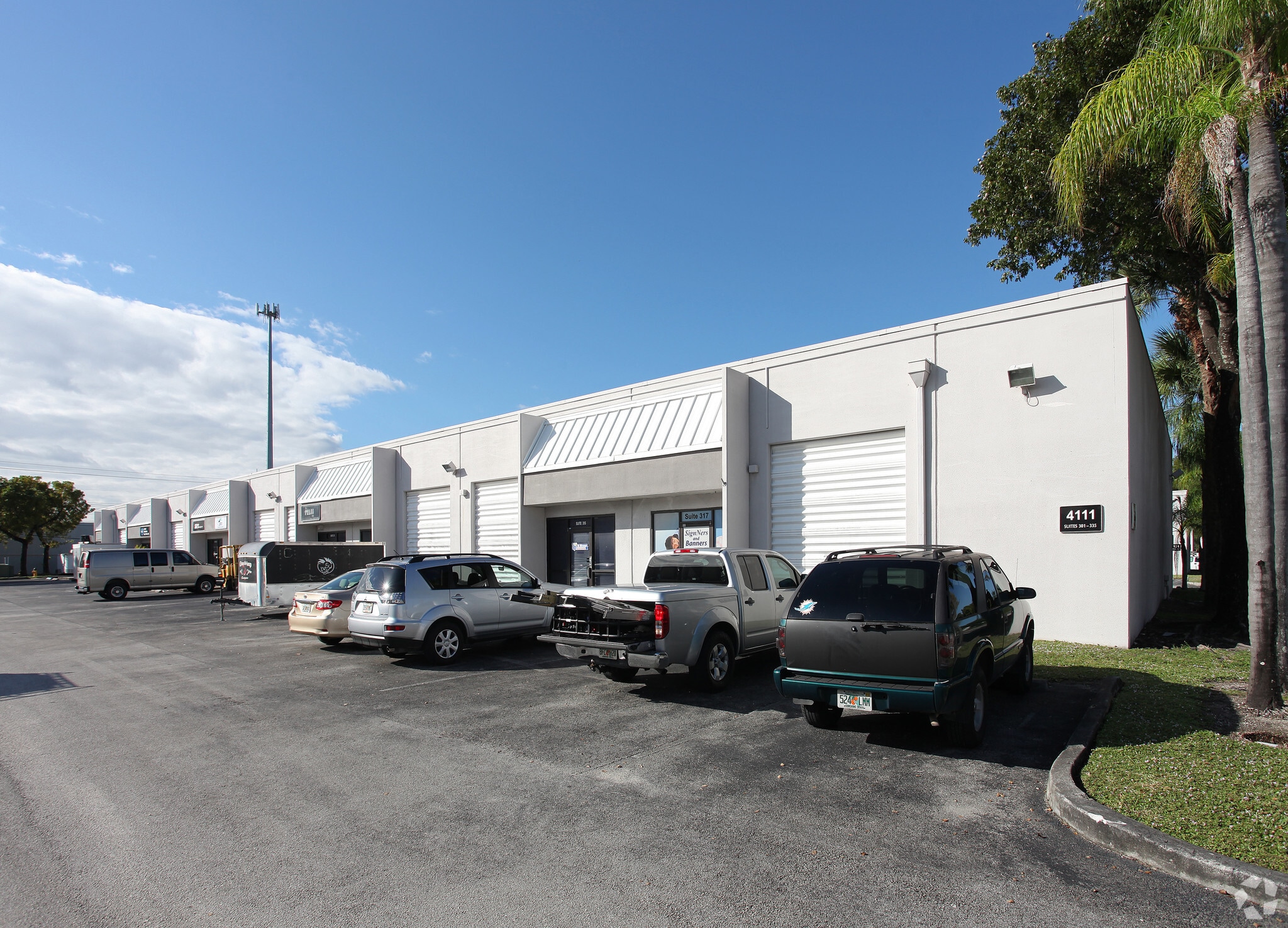 4111 SW 47th Ave, Davie, FL for lease Primary Photo- Image 1 of 3