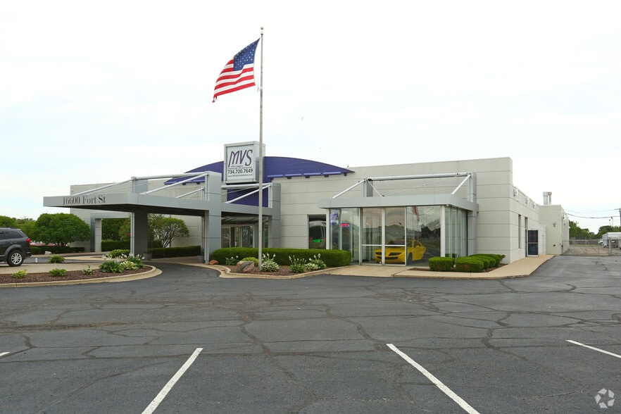 16600 Fort St, Southgate, MI for lease - Primary Photo - Image 1 of 5