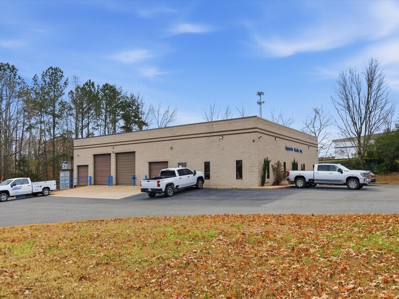 2118 Carolina Place Dr, Fort Mill, SC for sale - Building Photo - Image 2 of 53
