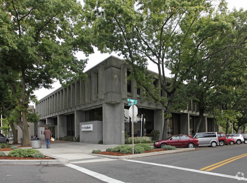 10888 SE Main St, Portland, OR for lease - Primary Photo - Image 1 of 6