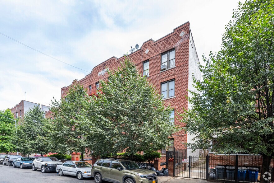 455 E 94th St, Brooklyn, NY à vendre - Photo du bâtiment - Image 3 de 9