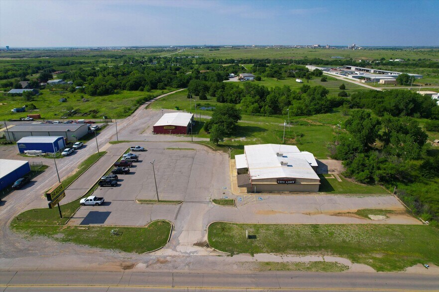 9800-9806 NW Cache Rd, Lawton, OK à vendre - Photo du bâtiment - Image 3 de 15