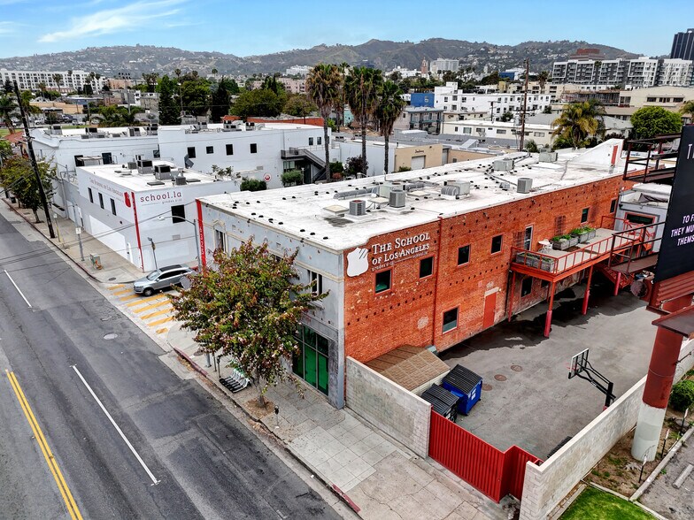 6325 Santa Monica Blvd, Los Angeles, CA à vendre - Photo du bâtiment - Image 2 de 2