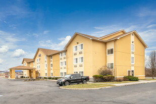 Comfort Inn & Suites Fairborn Near Wright - Convenience Store