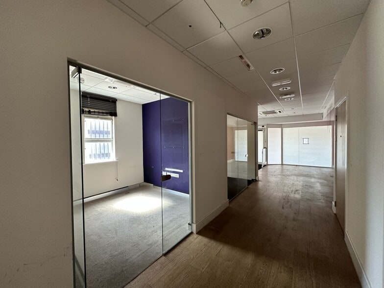 104-116 Front St, Arnold for lease - Interior Photo - Image 1 of 6