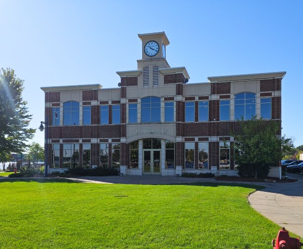 56 E Broadway Ave, Forest Lake, MN for lease Primary Photo- Image 1 of 5