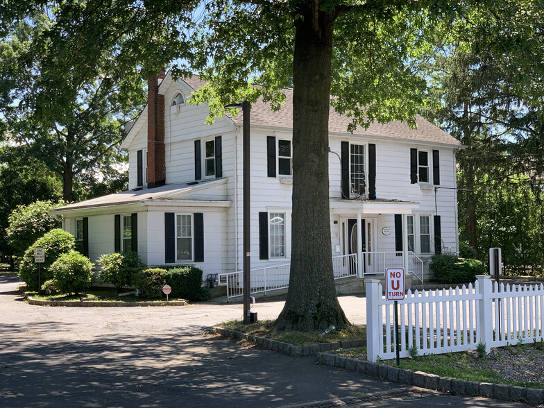 181 Franklin Corner Rd, Lawrence Township, NJ à vendre - Photo du bâtiment - Image 1 de 1