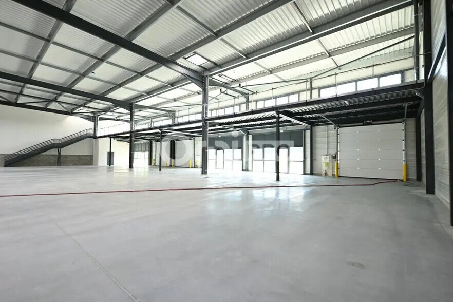 Bureau dans Saint-Laurent-de-Mure à louer - Photo intérieure - Image 1 de 14