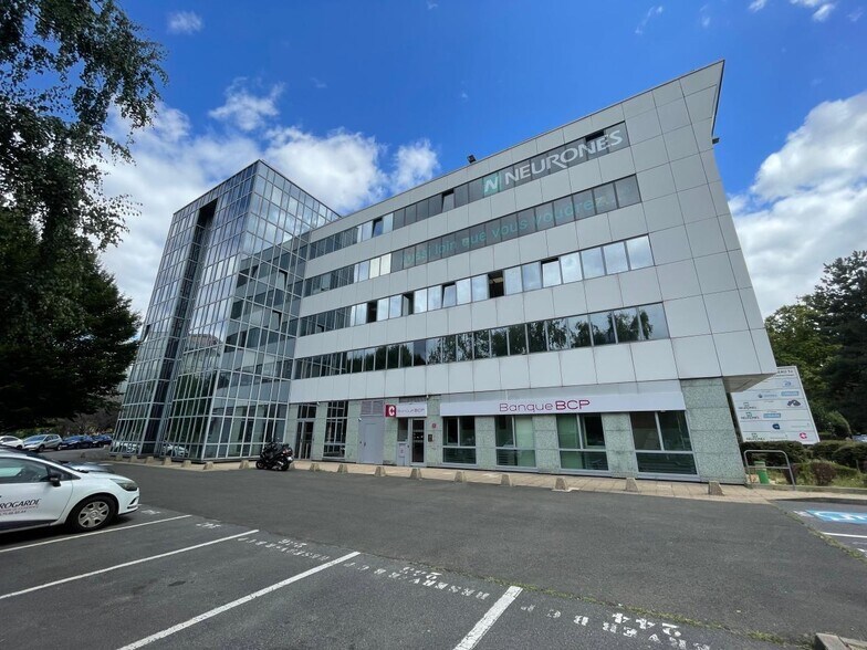 205 Avenue Georges Clemenceau, Nanterre à louer - Photo du bâtiment - Image 1 de 15