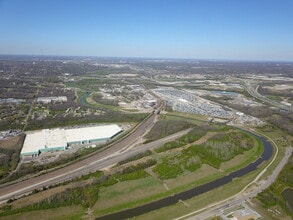 6817 Stadium Dr, Kansas City, MO for lease Building Photo- Image 1 of 29