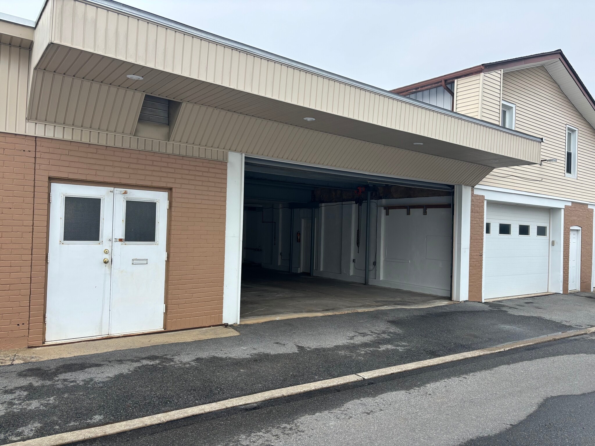 123 S 4th St, Emmaus, PA for lease Interior Photo- Image 1 of 10