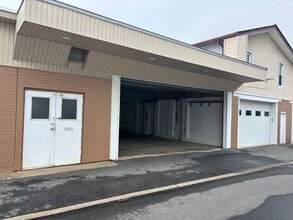 123 S 4th St, Emmaus, PA for lease Interior Photo- Image 1 of 10