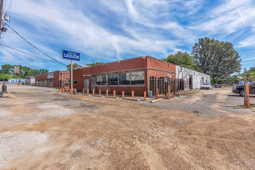 2090 Elvis Presley Blvd, Memphis, TN à vendre - Photo du bâtiment - Image 2 de 6