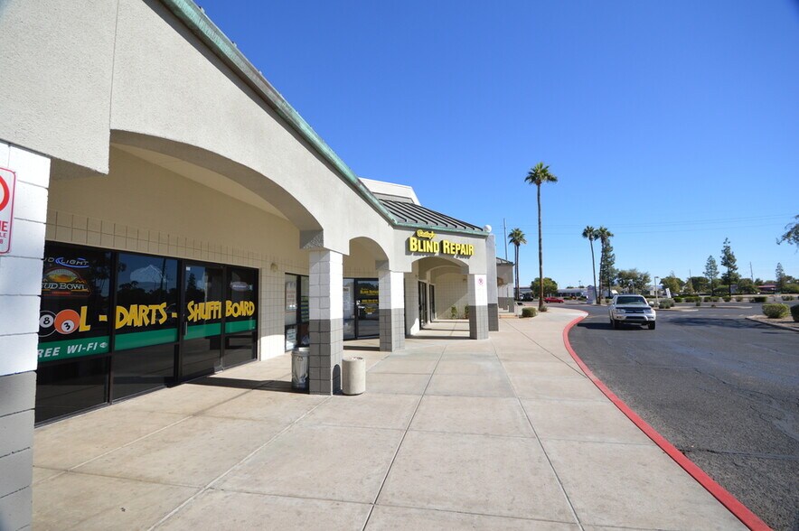 5930 W Greenway Rd, Glendale, AZ à louer - Photo du bâtiment - Image 3 de 15