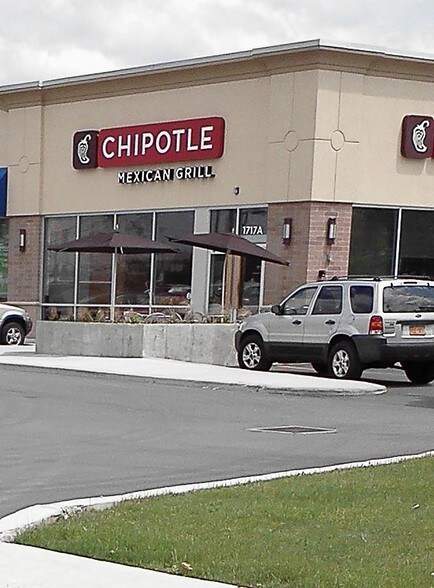 1717 Walden Ave, Cheektowaga, NY à vendre - Photo du bâtiment - Image 3 de 10