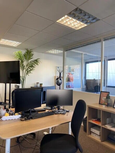 Office in Montpellier for lease - Interior Photo - Image 2 of 5