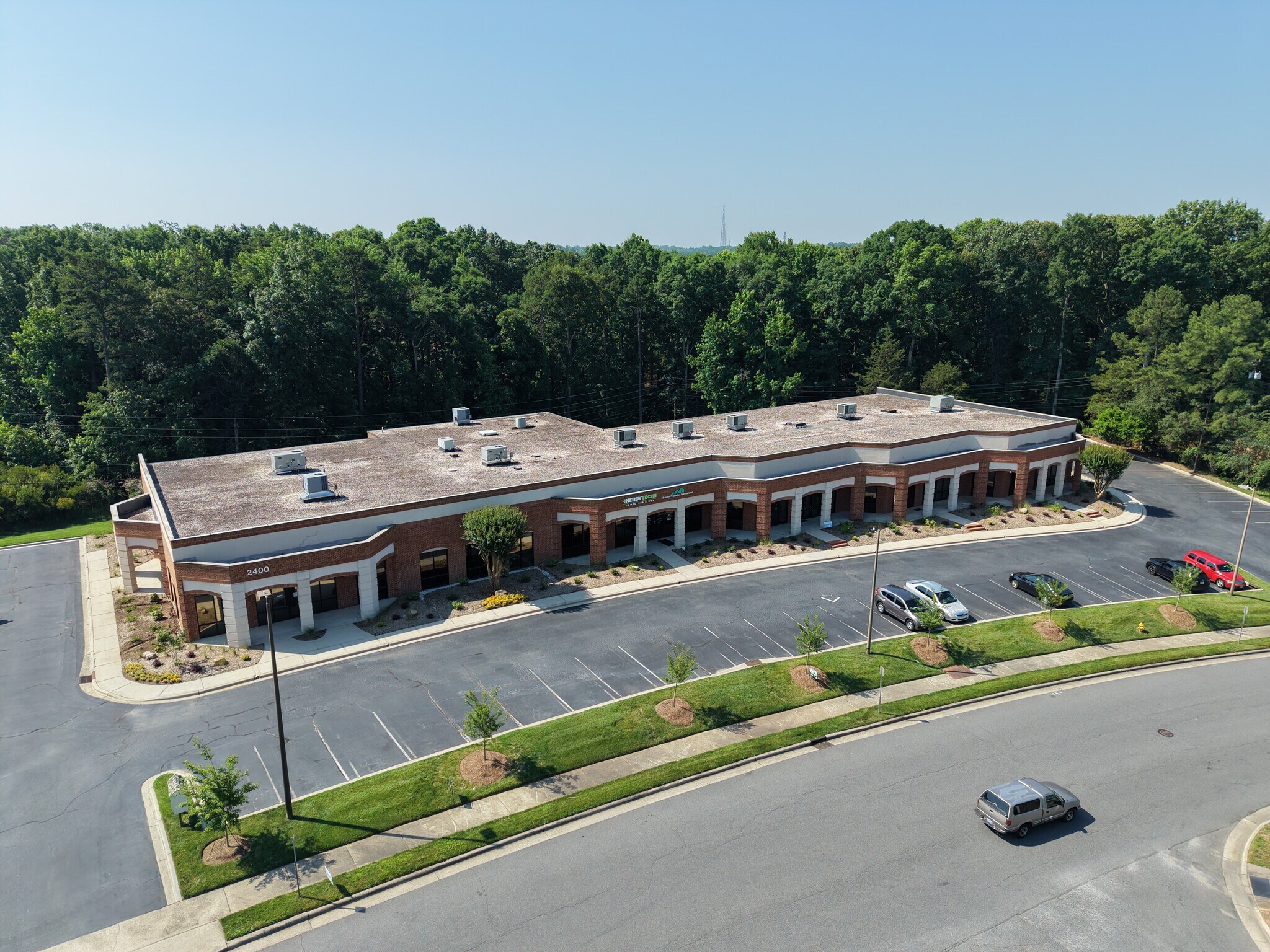2400 Crownpoint Executive Dr, Charlotte, NC for lease Building Photo- Image 1 of 21