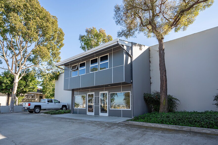2829-2871 Gundry Ave, Signal Hill, CA à vendre - Photo du bâtiment - Image 2 de 49