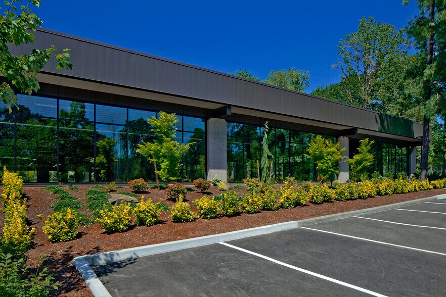 12909 SW 68th Pky, Tigard, OR for lease - Building Photo - Image 3 of 12