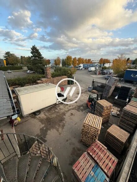 Industriel dans Goussainville à vendre - Photo du bâtiment - Image 3 de 12