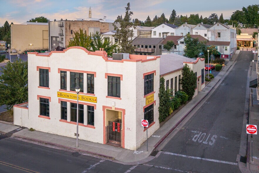 107 Bank St, Grass Valley, CA à vendre - Photo du bâtiment - Image 3 de 45