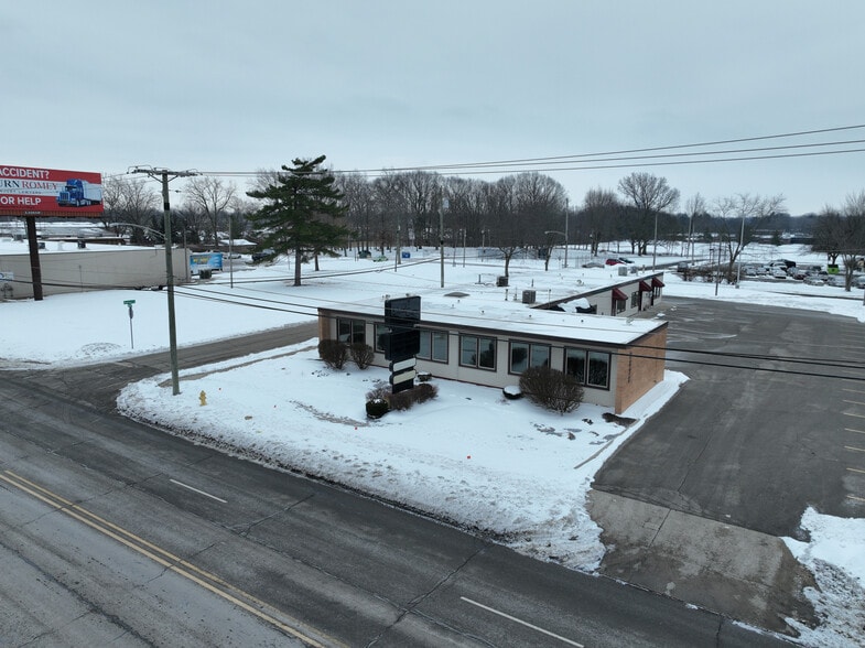 2828 E State Blvd, Fort Wayne, IN for sale - Matterport Community - Image 3 of 29