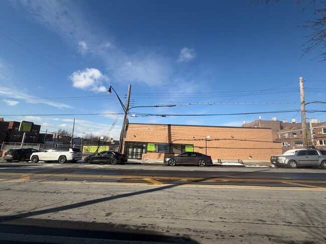 Plus de détails pour 911 Morris Park Ave, Bronx, NY - Commerce de détail à louer