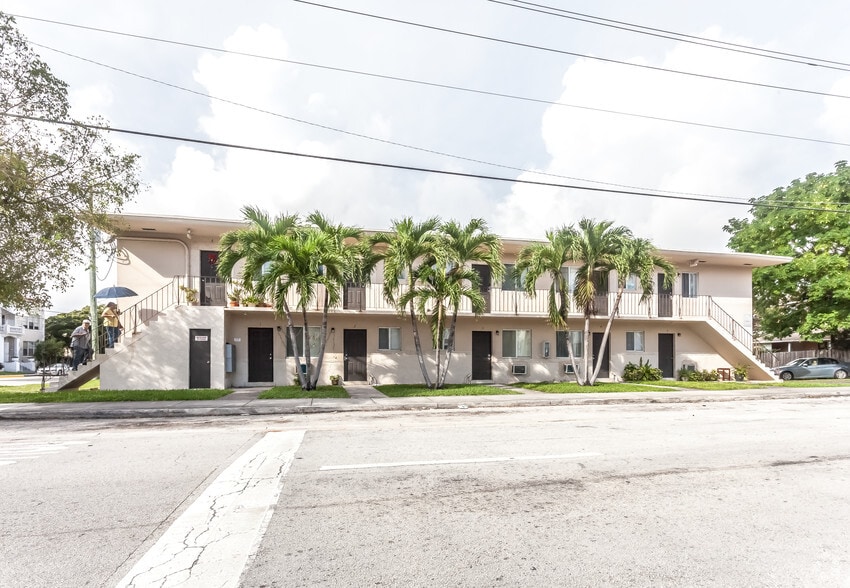 701 SW 5th St, Miami, FL for sale - Primary Photo - Image 1 of 3