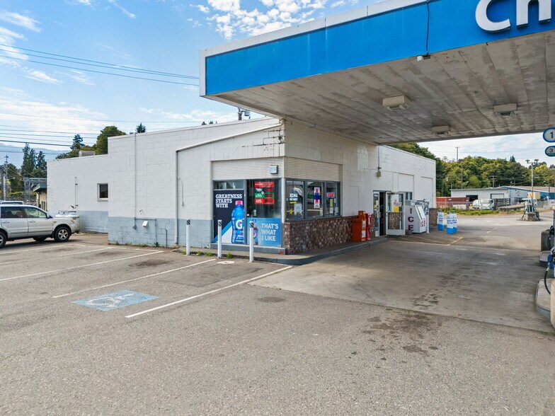 402 Marine Dr, Port Angeles, WA à vendre - Photo du bâtiment - Image 3 de 14