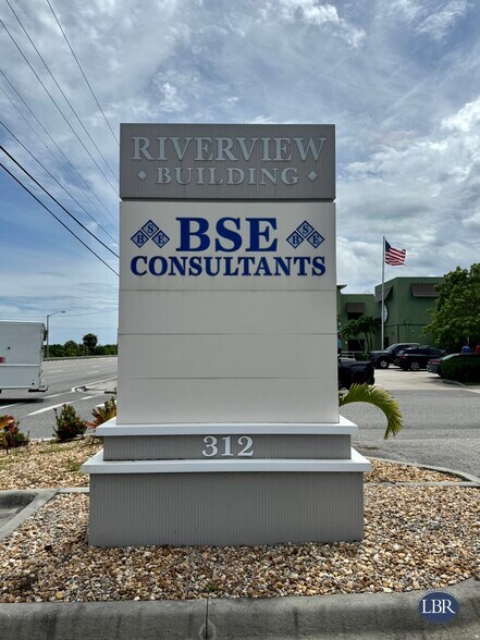 312 S Harbor City Blvd, Melbourne, FL à vendre - Photo du bâtiment - Image 2 de 9