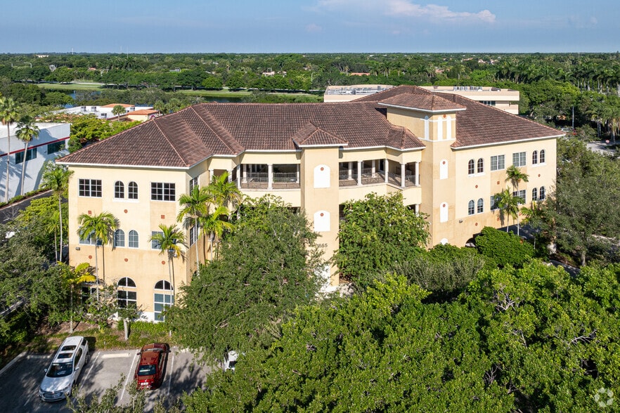1655 N Commerce Pky, Weston, FL for lease - Primary Photo - Image 1 of 18