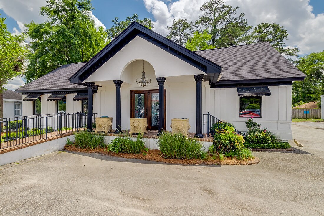 9 W Derenne Ave, Savannah, GA à louer Photo du bâtiment- Image 1 de 46