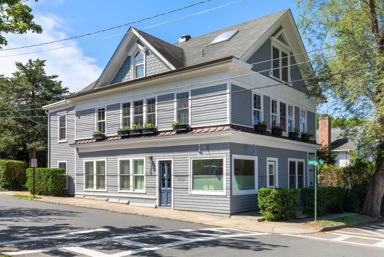 200 Division St, Sag Harbor, NY for lease Primary Photo- Image 1 of 15