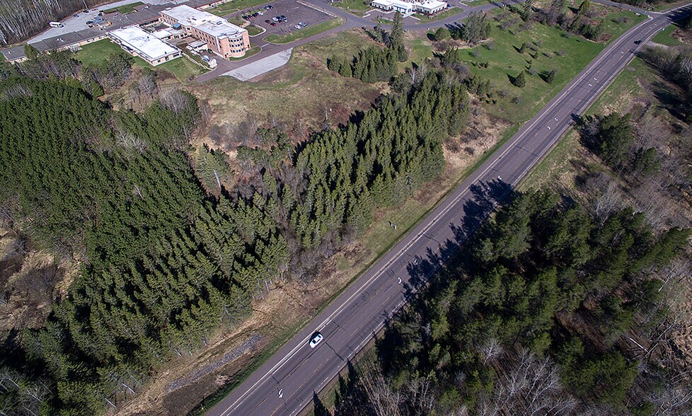 2023 Rice Lake Rd, Duluth, MN for sale - Primary Photo - Image 1 of 18