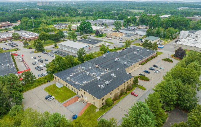 7 Stuart Rd, Chelmsford, MA à louer - Photo du bâtiment - Image 2 de 8