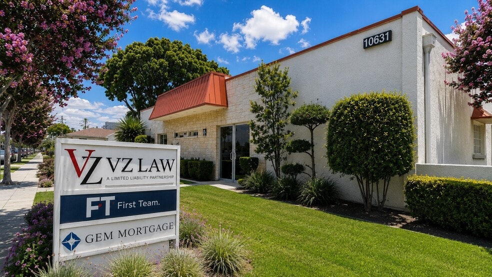 10631 Paramount Blvd, Downey, CA à louer - Photo du bâtiment - Image 2 de 14
