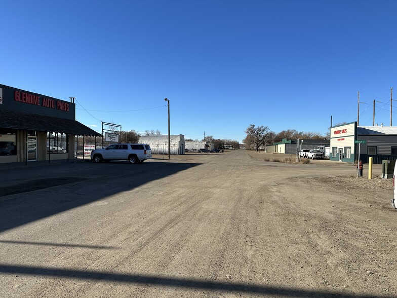 1021 W Bell St, Glendive, MT for sale - Building Photo - Image 2 of 4